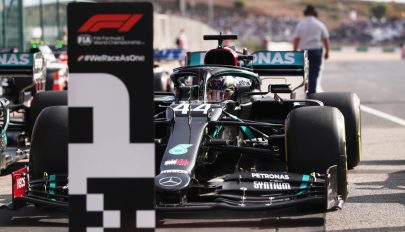 Forma-1: Hamilton minden idők legeredményesebb pilótájává vált