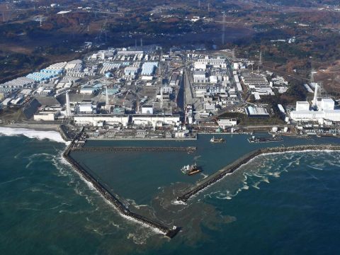Fukushima: Japán jóváhagyta a szennyvíz kiengedését az óceánba