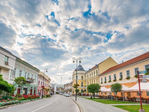 Kinyithatnak az éttermek belső terei, a mozi és az előadótermek Sepsiszentgyörgyön