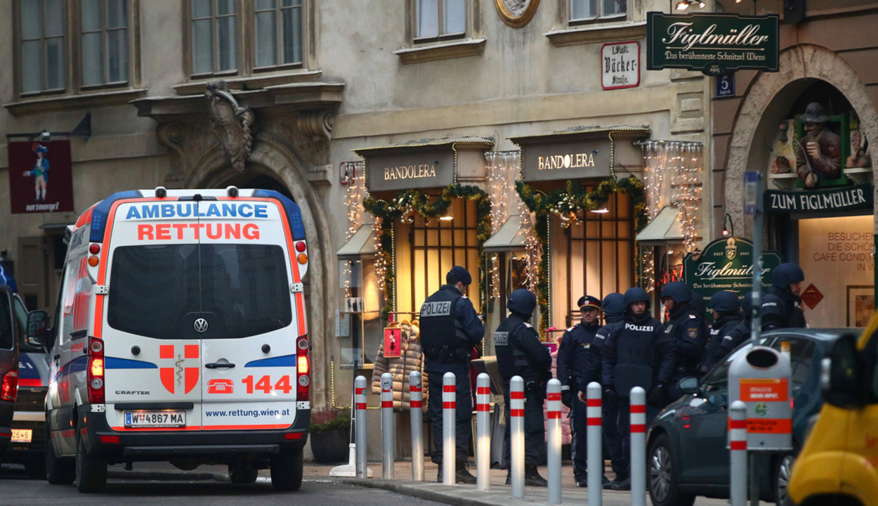 FRISSÍTVE: Terrortámadás történt Bécsben, több halott és sebesült