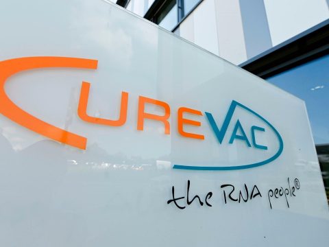 Az Európai Gyógyszerügynökség megkezdte a CureVac oltóanyagának vizsgálatát