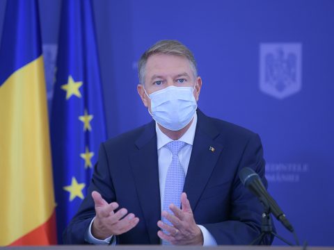 Iohannis: várhatóan a jövő év első negyedében érkezik meg Romániába az első adag vakcina