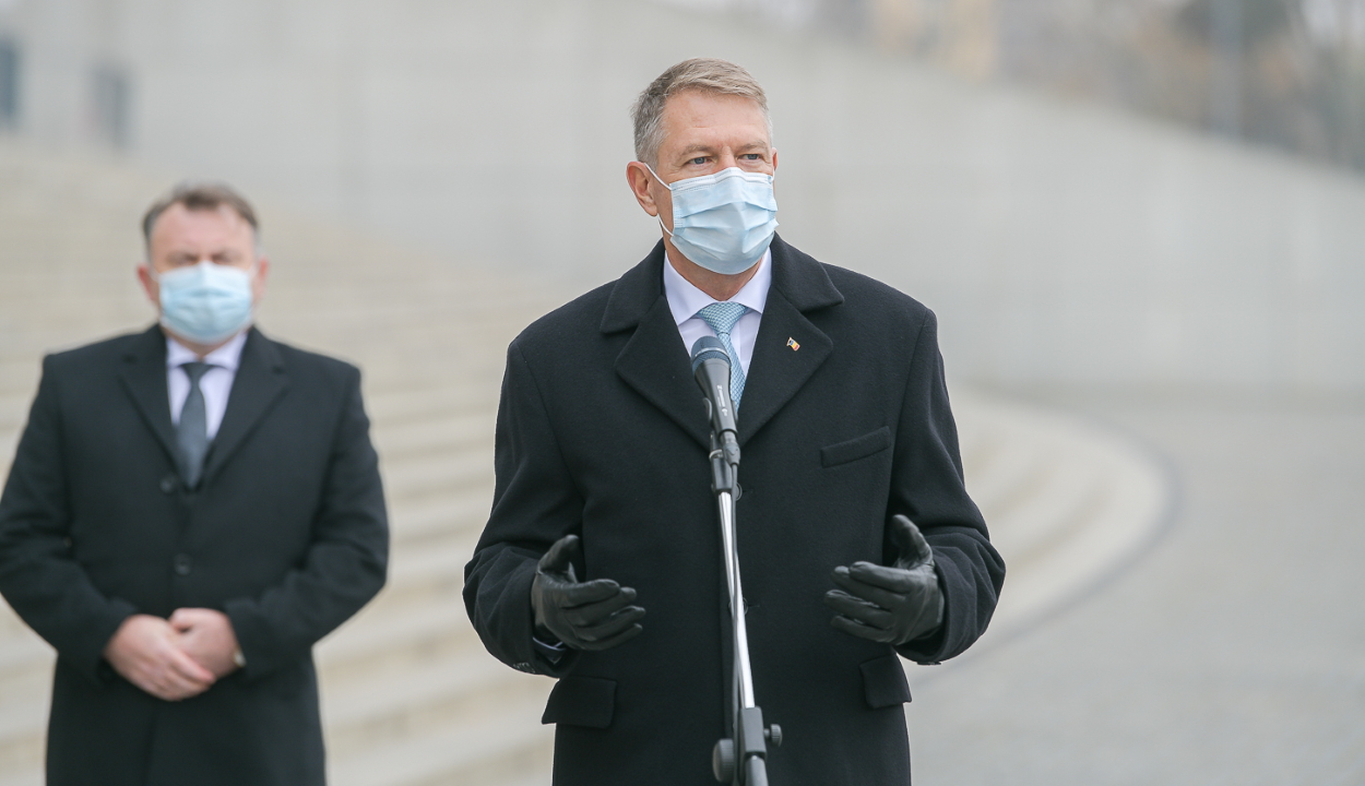 Iohannis: a tanulók és szüleik sokat veszítenek azzal, hogy a tanórák nem az iskolában zajlanak