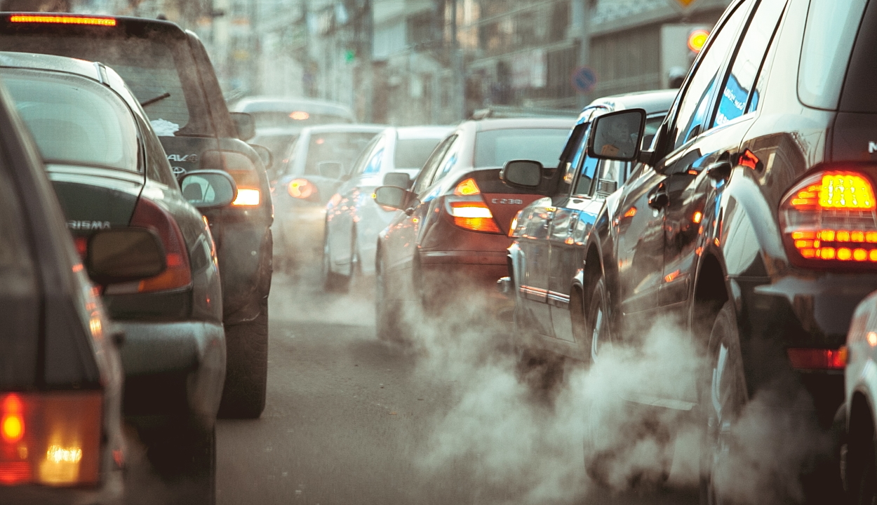 A dízel- és benzinmotorral szerelt autók korszakának lezárását készíti elő az EU