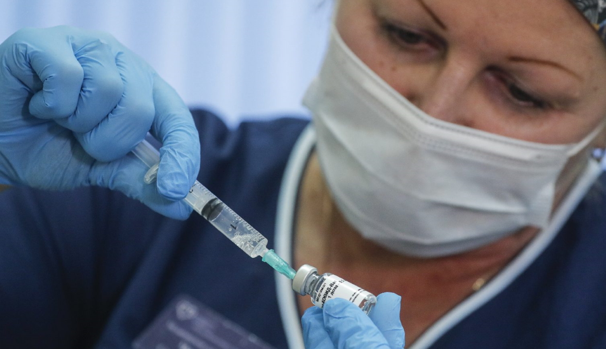 Koronavírus: egy hét alatt csaknem 140 ezren kapták meg az oltást az Egyesült Királyságban