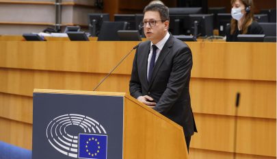 Ukrán tolmácsok alkalmazásához kérte az Európai Parlament segítségét Vincze Loránt