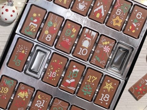 Bocsánatkérést várnak az adventi kalendárium vásárlói, mert 4 napon át kókuszos csoki volt az ajtó mögött