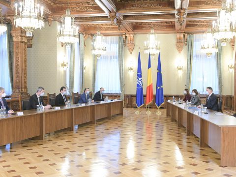 Szerda este szavazhatnak az új kormány beiktatásáról