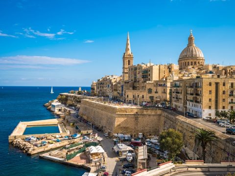 Csak negatív koronavírusteszttel lehet Máltára beutazni