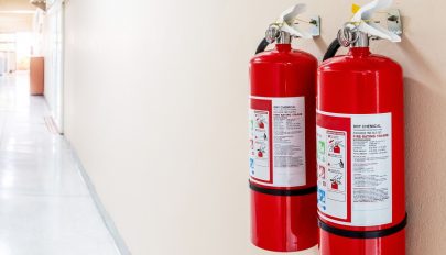 Iskolákat, kórházakat, közintézményeket sodort veszélybe egy tűzvédelmi szolgáltatásokat nyújtó cég