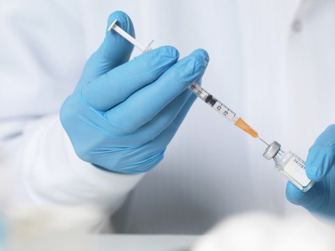 Meghaladta az egymilliót a teljesen immunizált személyek száma