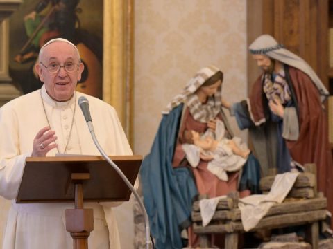 Ferenc pápa: a nők ellen családon belül elkövetett erőszak úgyszólván sátáni tett