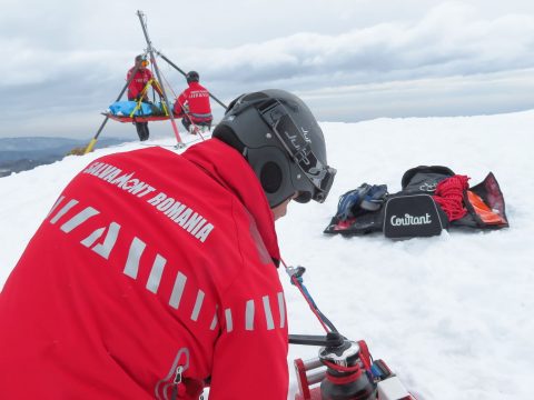 A jelöletlen turistaösvények kerülését javasolják a túrázóknak a hegyimentők