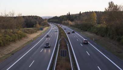 Jó hír az Alföldön élőknek: egyre hosszabb az M4-es autóút