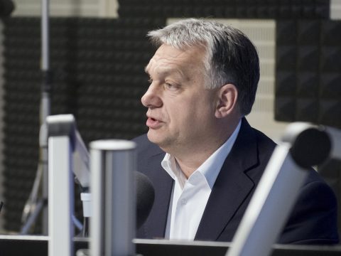 Orbán Viktor: 2022-től jövedelemadó-mentességet kapnak a 25 év alattiak Magyarországon