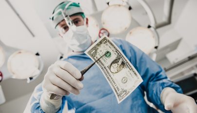Egy amerikai onkológus kétszáz betege csaknem 650 ezer dolláros tartozását engedte el