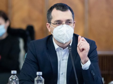 A képviselőház plénuma elé hívják Vlad Voiculescu egészségügyi minisztert