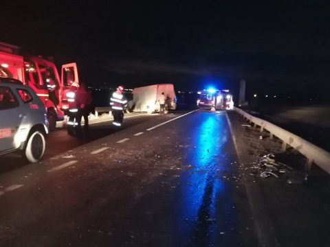 Négy jármű balesetezett Kovászna megye határán