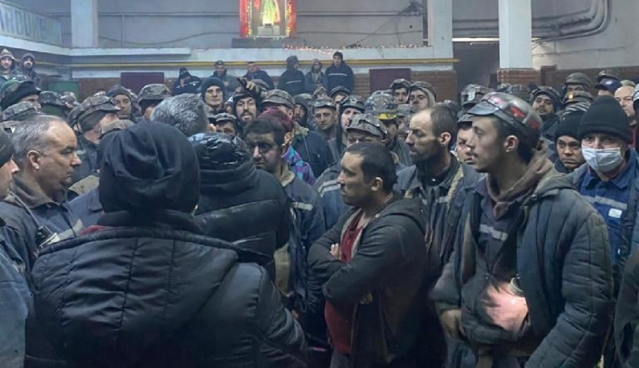 Éhségsztrájkkal fenyegetőznek a lupényi bányában tiltakozó vájárok