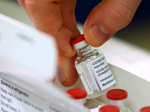 Kilencezer személy mondott le pénteken az AstraZeneca vakcináról