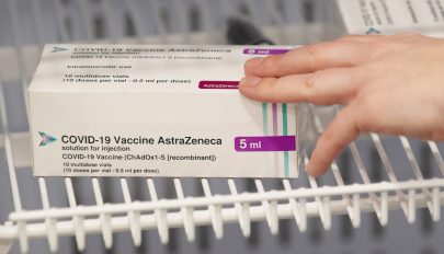 Folytatódik az oltás az AstraZeneca ideiglenesen félretett dózisaival