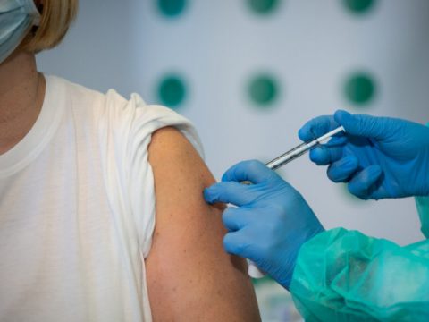 Koronavírus: egymillió embert már beoltottak Magyarországon