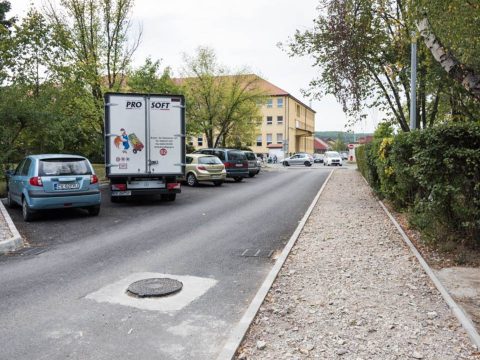 Az autók megfojtják a városokat!