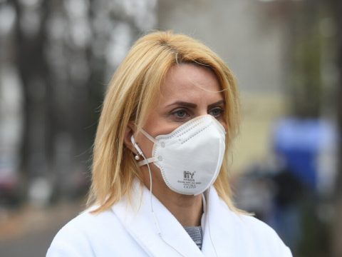 A szakemberek szerint kezd aggasztóvá válni a romániai járványhelyzet