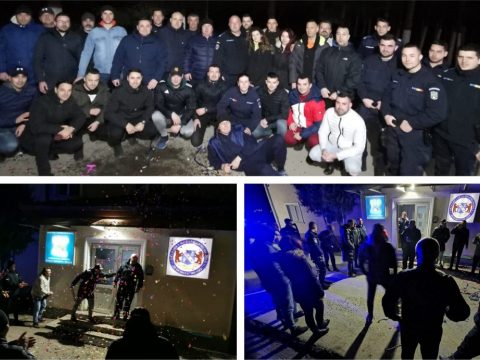 Több tucat brassói csendőrt büntettek meg, mert maszk nélkül ünnepelték főnökük nyugdíjazását