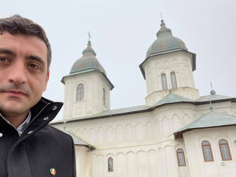 Nem engedték be a Moldovai Köztársaságba George Simiont
