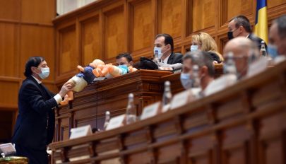 Megszavazta cikkelyenként a parlament plénuma a költségvetési törvény tervezetét