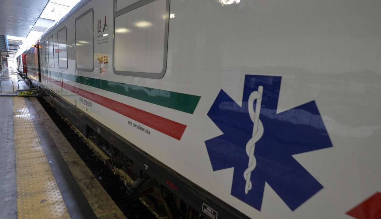 Mentővonattal csökkentik a kórházak terhelését Olaszországban