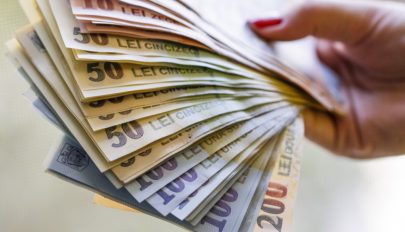 Januárban 3698 lejre csökkent a nettó átlagbér Romániában