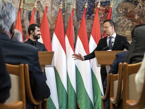 Szijjártó Péter: sokat tett hozzá a magyar-román kapcsolatokhoz a gazdasági együttműködés