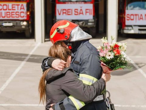 Emlékezetes módon kérte meg szerelme kezét egy sepsiszentgyörgyi tűzoltó