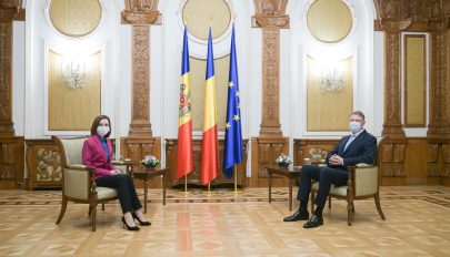 Maia Sandu moldovai elnök Bukarestben tárgyalt a járványügyi helyzetről és az oltásokról