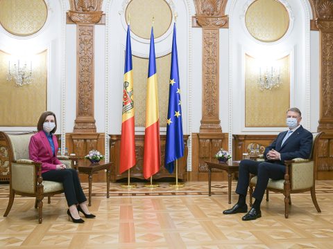Maia Sandu moldovai elnök Bukarestben tárgyalt a járványügyi helyzetről és az oltásokról