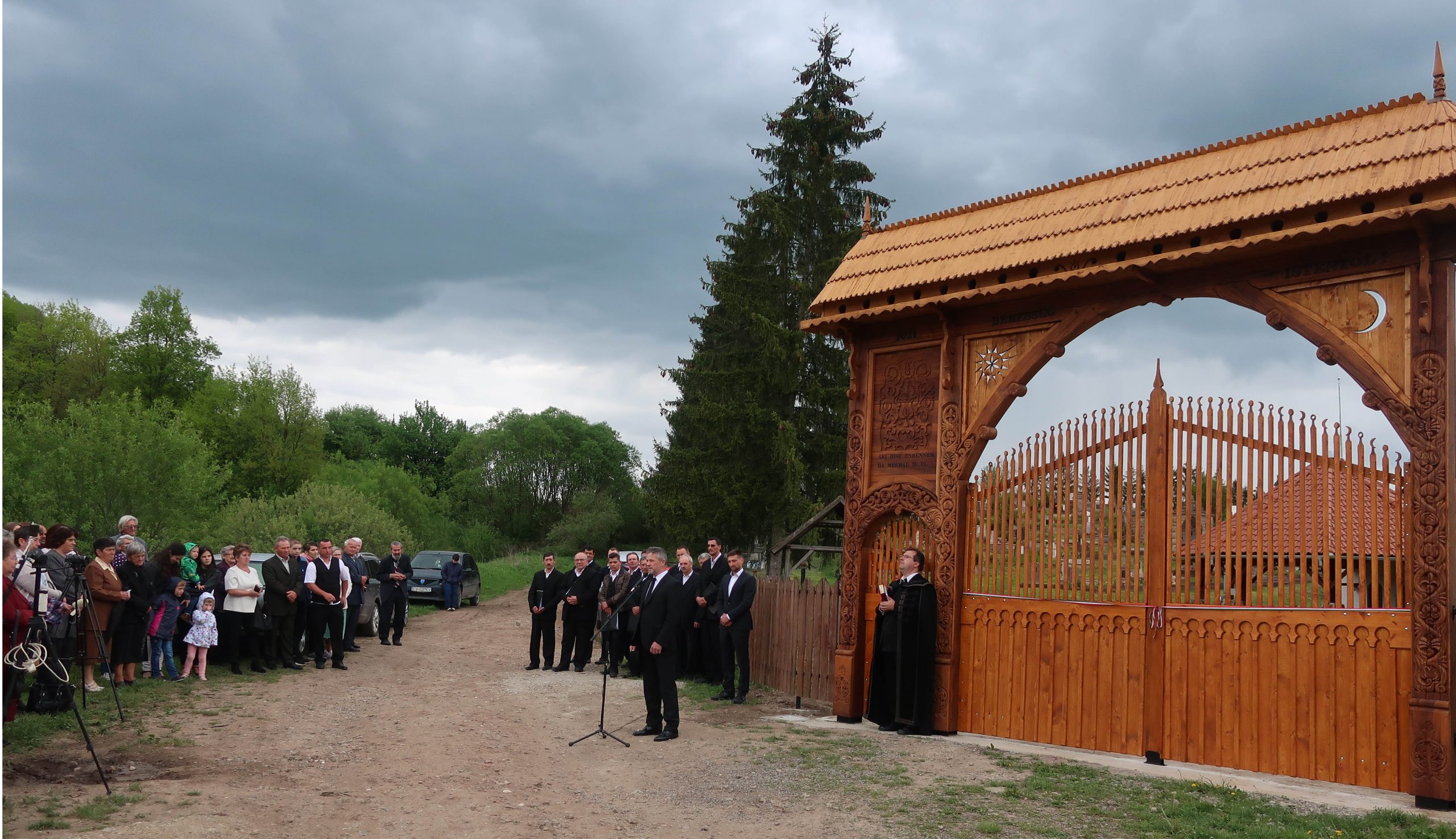 Székelykaput állítottak Bibarcfalván