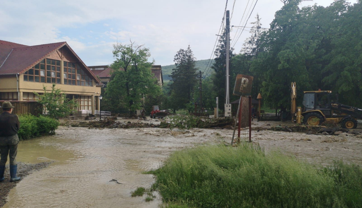 Harminc gazdaságot öntöttel el a víz Málnásfürdőn