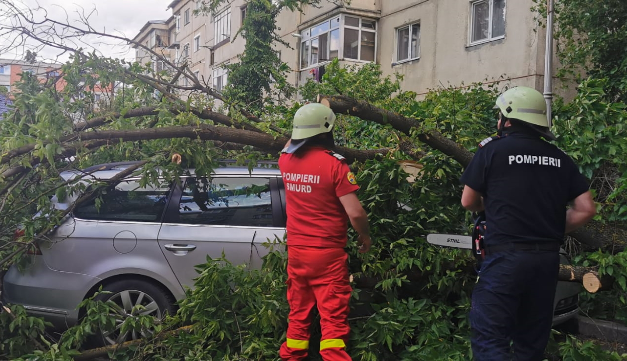 Tizennégy megyében volt szükség a tűzoltók közbelépésére a rossz idő miatt