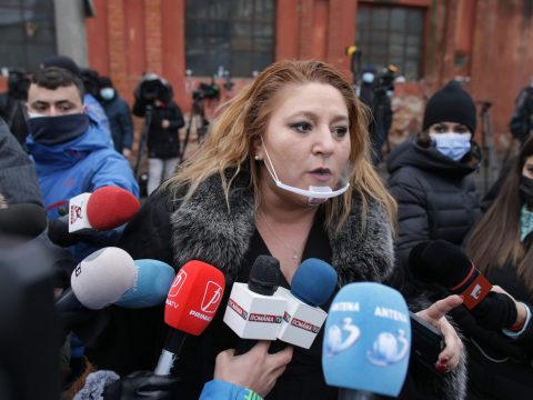 Elutasították Diana Şoşoacă óvását, amelyet a rá kirótt fegyelmi büntetés ellen nyújtott be