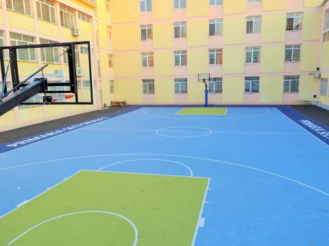 Szenátus: szabadon használhatják a gyerekek az iskolák kültéri sportpályáit