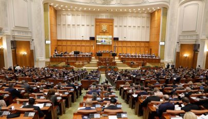 Szabadságvesztéssel vagy pénzbírsággal büntethető a gyűlöletre, diszkriminációra való felbujtás