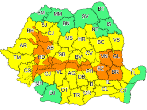 Sárga és narancssárga riasztást adtak ki a rossz idő miatt 34 megyére és a fővárosra