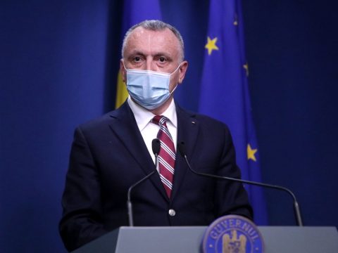 A tanügyminiszter jelenléti oktatással kezdené meg a tanévet