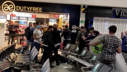 Több mint egy tucatnyi román verekedett össze egy londoni reptéren