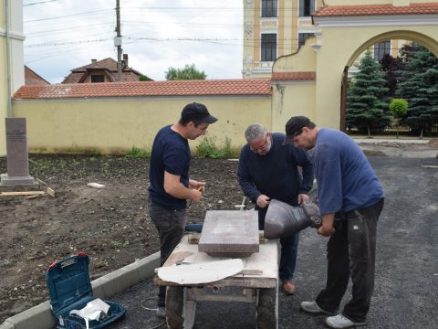 Új szobor a céhes városban