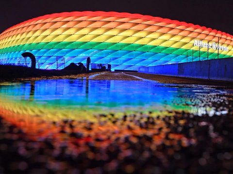 Az UEFA nem engedélyezi a müncheni stadion szivárványszínű díszkivilágítását