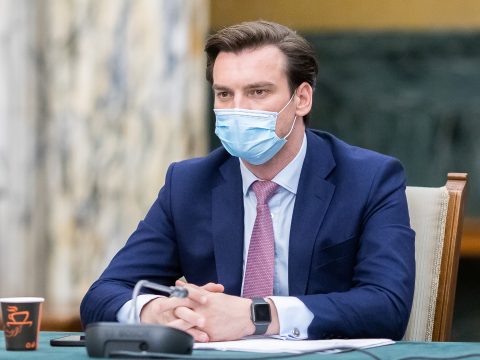 Románia felfüggesztette a júniusi vakcinaszállítmányok nagy részét