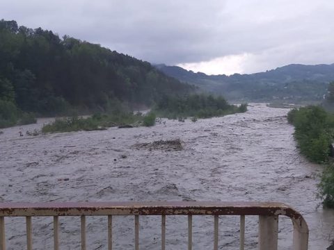 Gyorssegélyt kapnak a kormánytól az árvízkárosultak